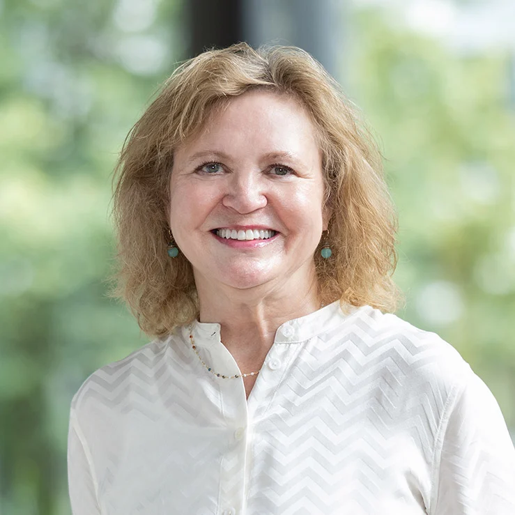 Jo Surbrugg Headshot